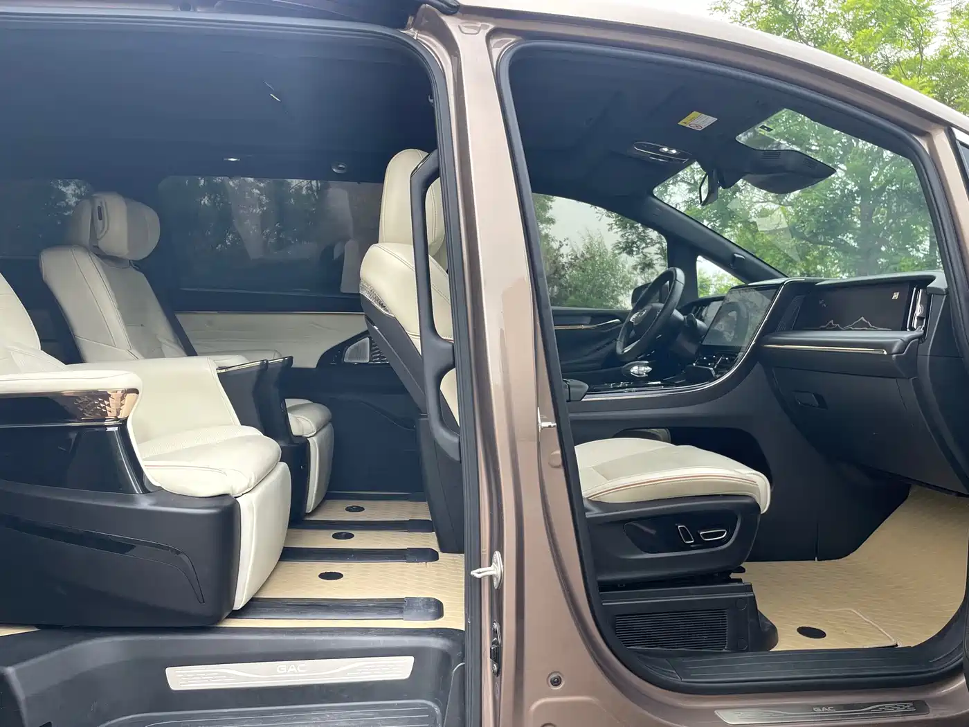 GAC Trumpchi Trumpchi M8 2023 Model Master Series 400T Flagship Edition фото 14