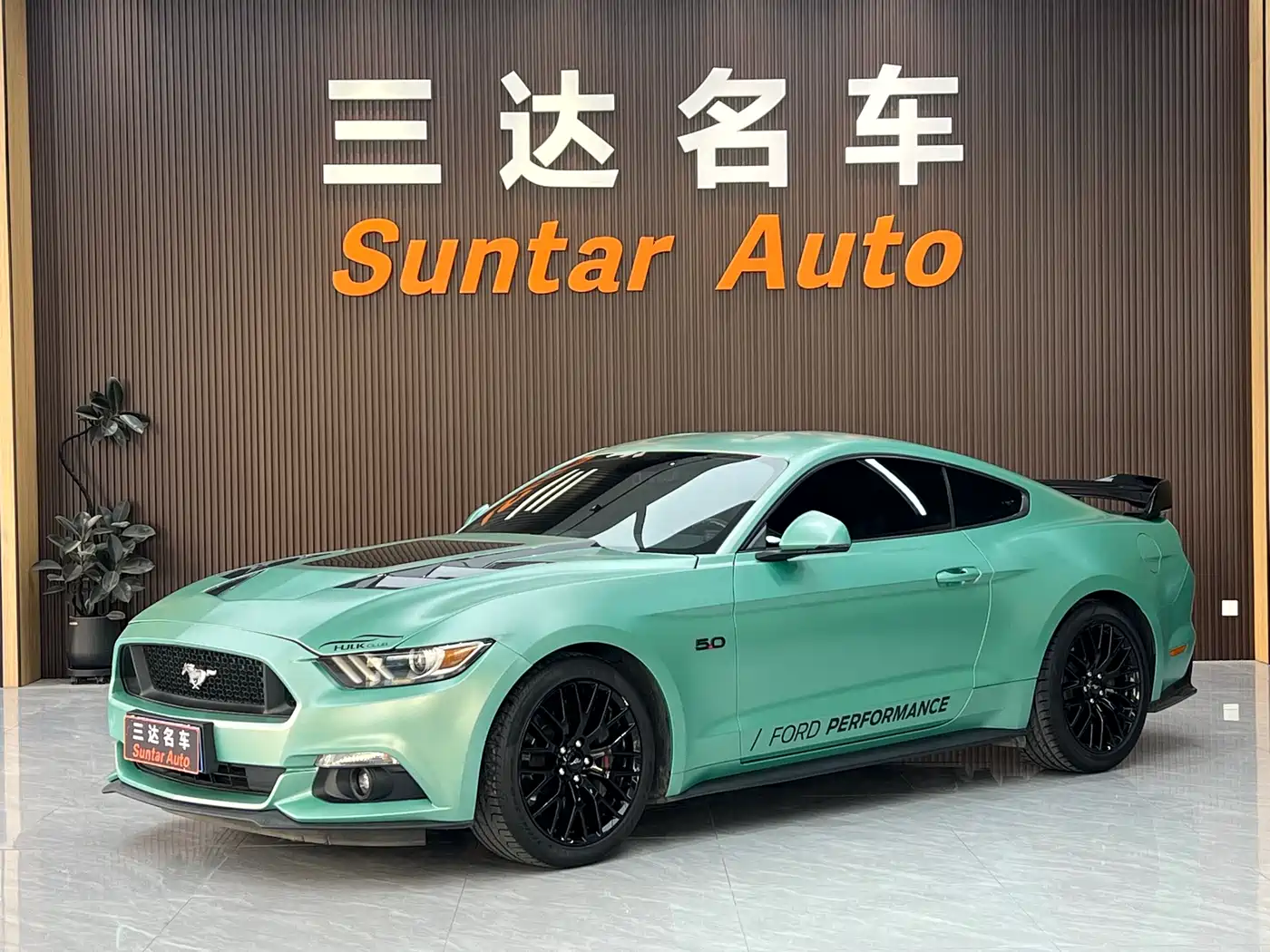 Ford Mustang, 2017 год