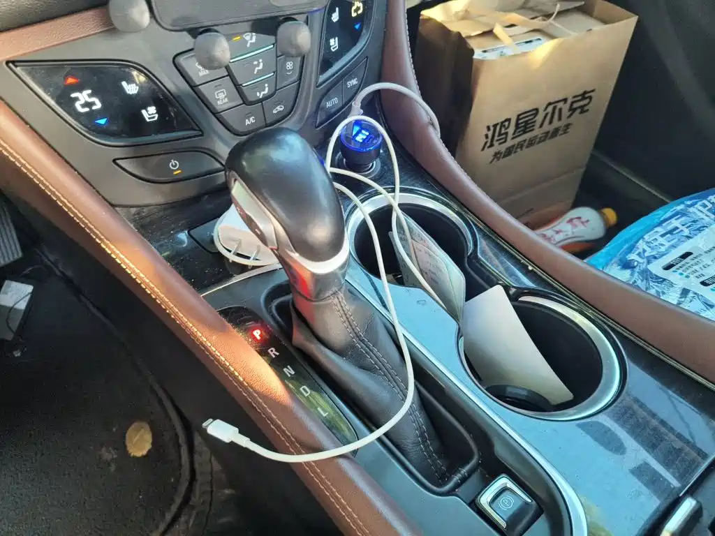 Фото 10 - Buick Envision Plus