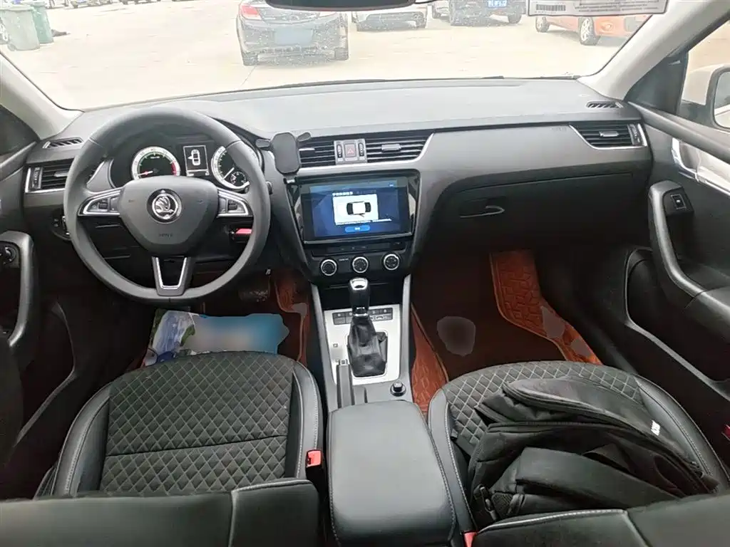 Škoda Octavia 2019 1.5L Automatic Smart Luxury China VI фото 10
