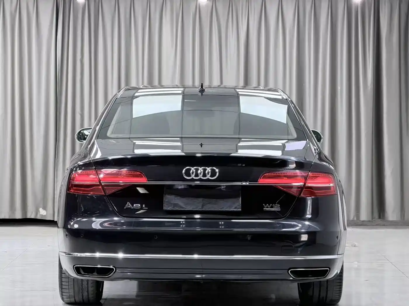 Photo 12 - Audi A8