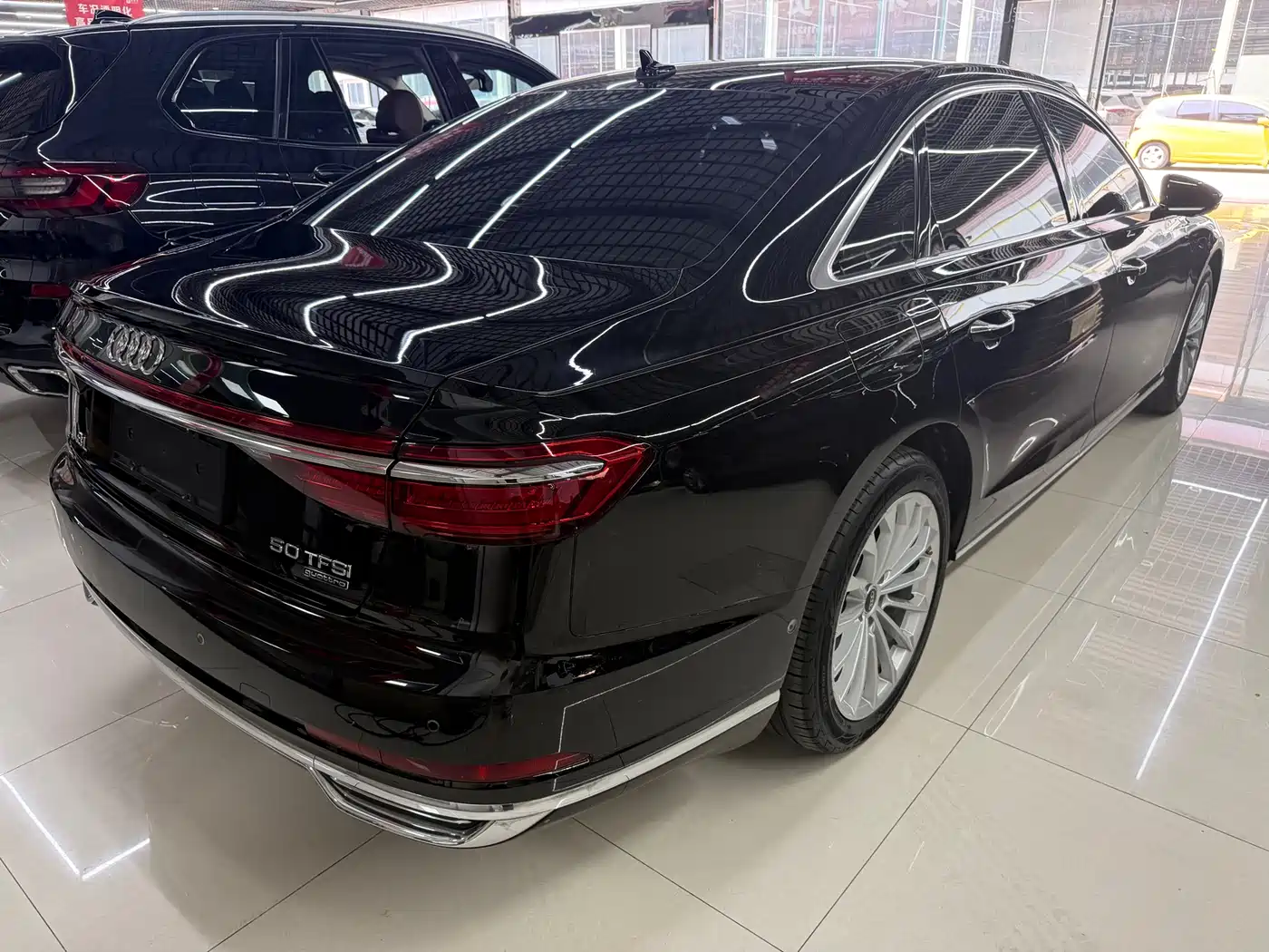 AUDI A8