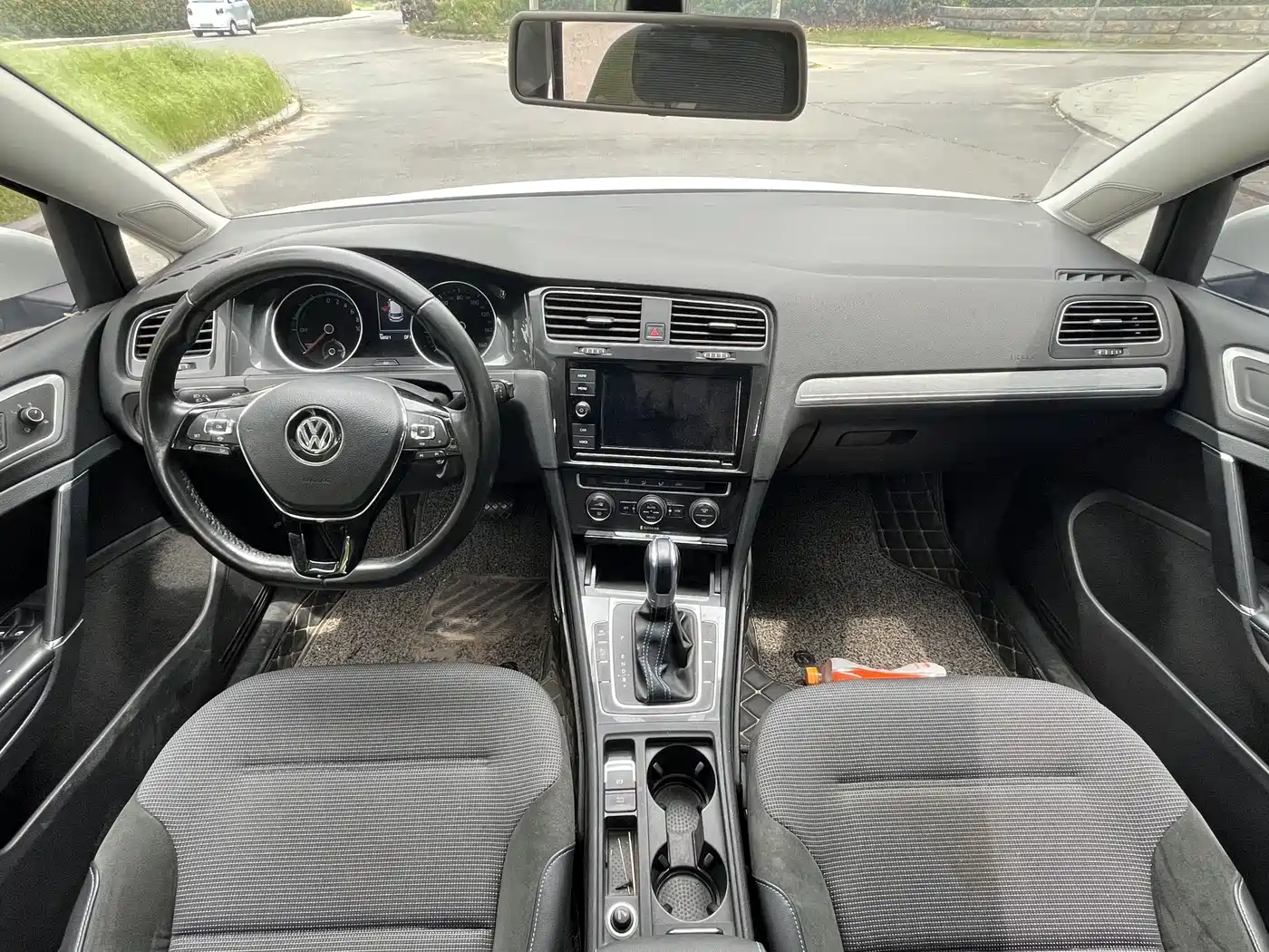 VOLKSWAGEN GOLF*PURE ELECTRICITY