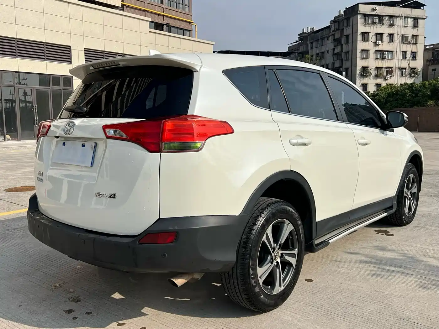 Toyota RAV4 Rongfang 2015 2.0L CVT 2WD Trend Edition фото 7