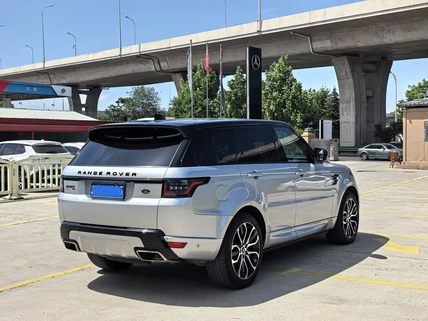 Land Rover Range Rover Sport 2022 3.0 L6 SE фото 4