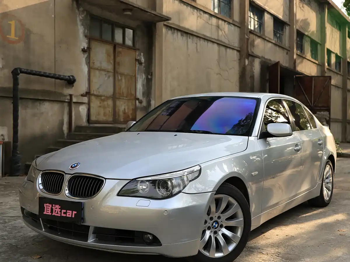 BMW 5 Series (Import) 2004 545i фото 2