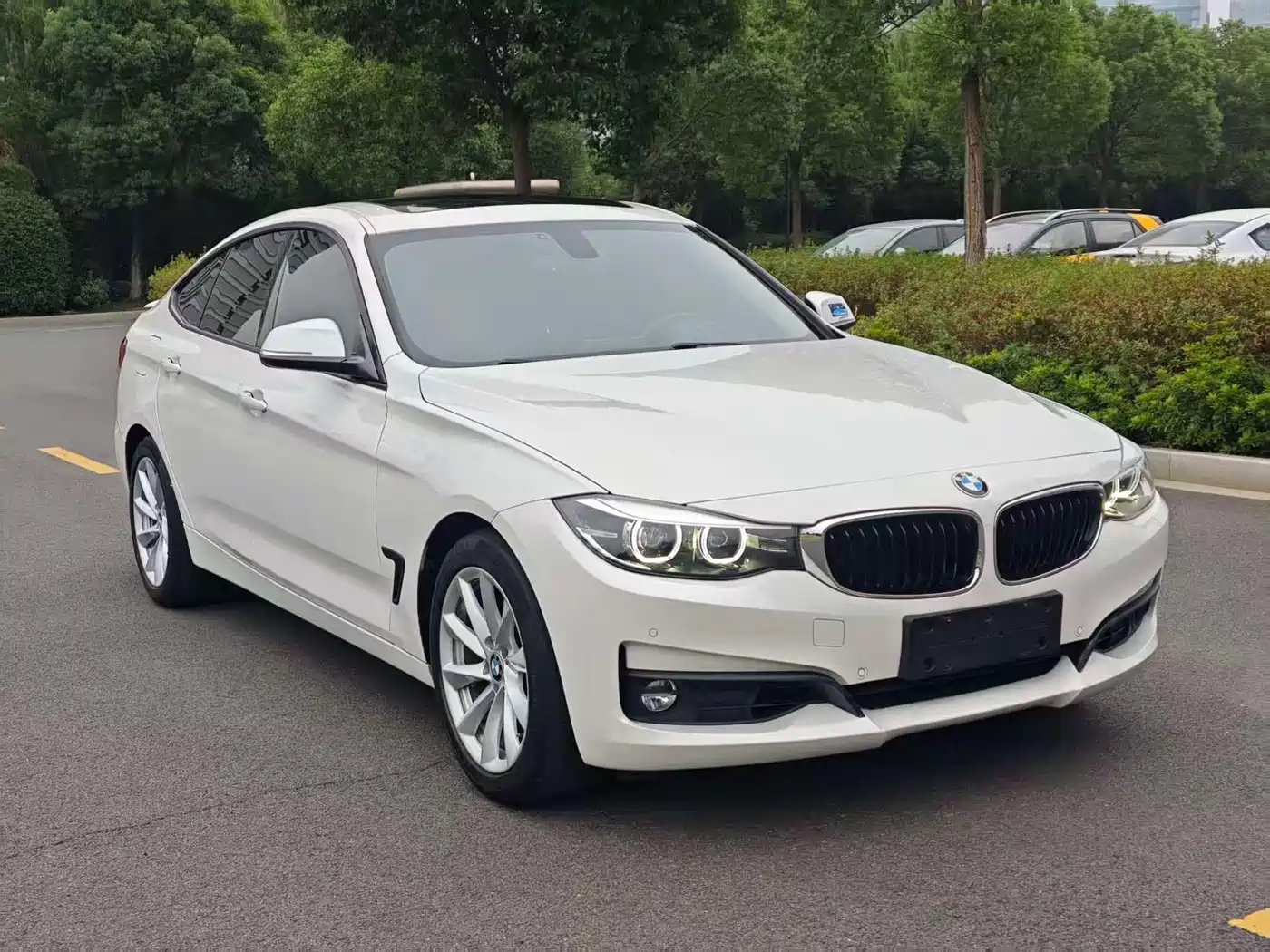 BMW 3 Series GT 2018 320i Fashion фото 5