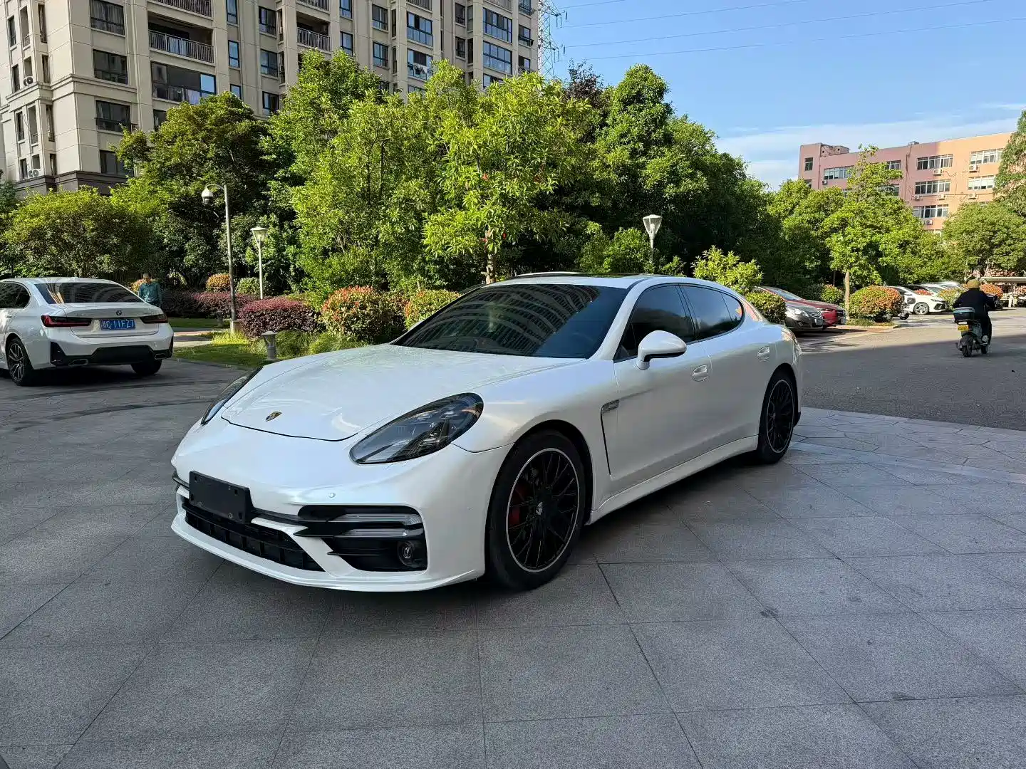Photo 1 - Porsche Panamera
