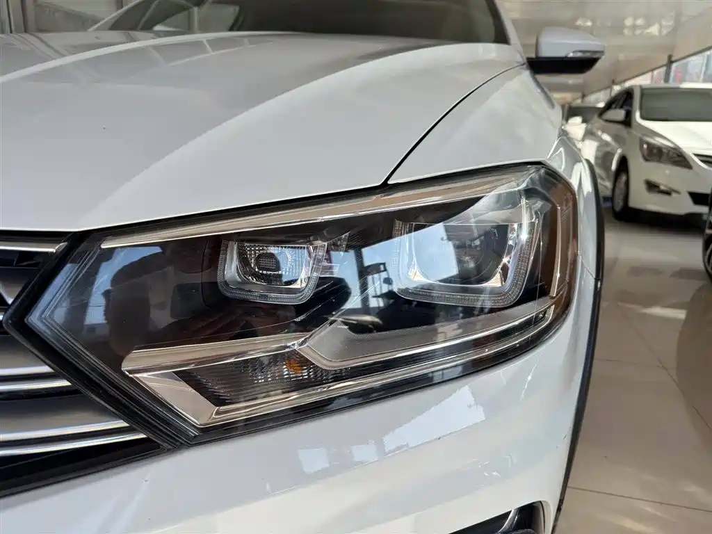 Volkswagen C-TREK 2018 1.5L Auto Fashion Edition фото 3