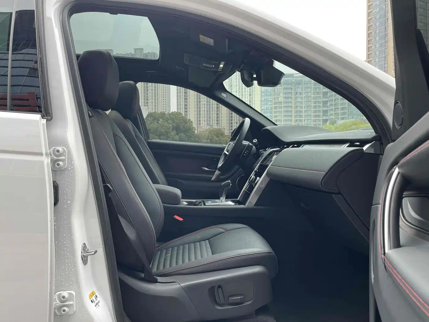 LAND ROVER DISCOVER NEW ENERGY SOURCES FOR SPORTS