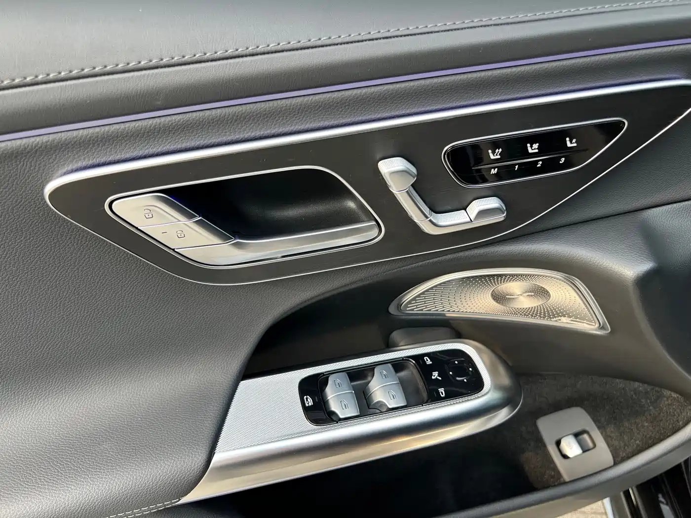 Mercedes-Benz E-Class 2024 Model E 300 L Luxury Sport фото 30