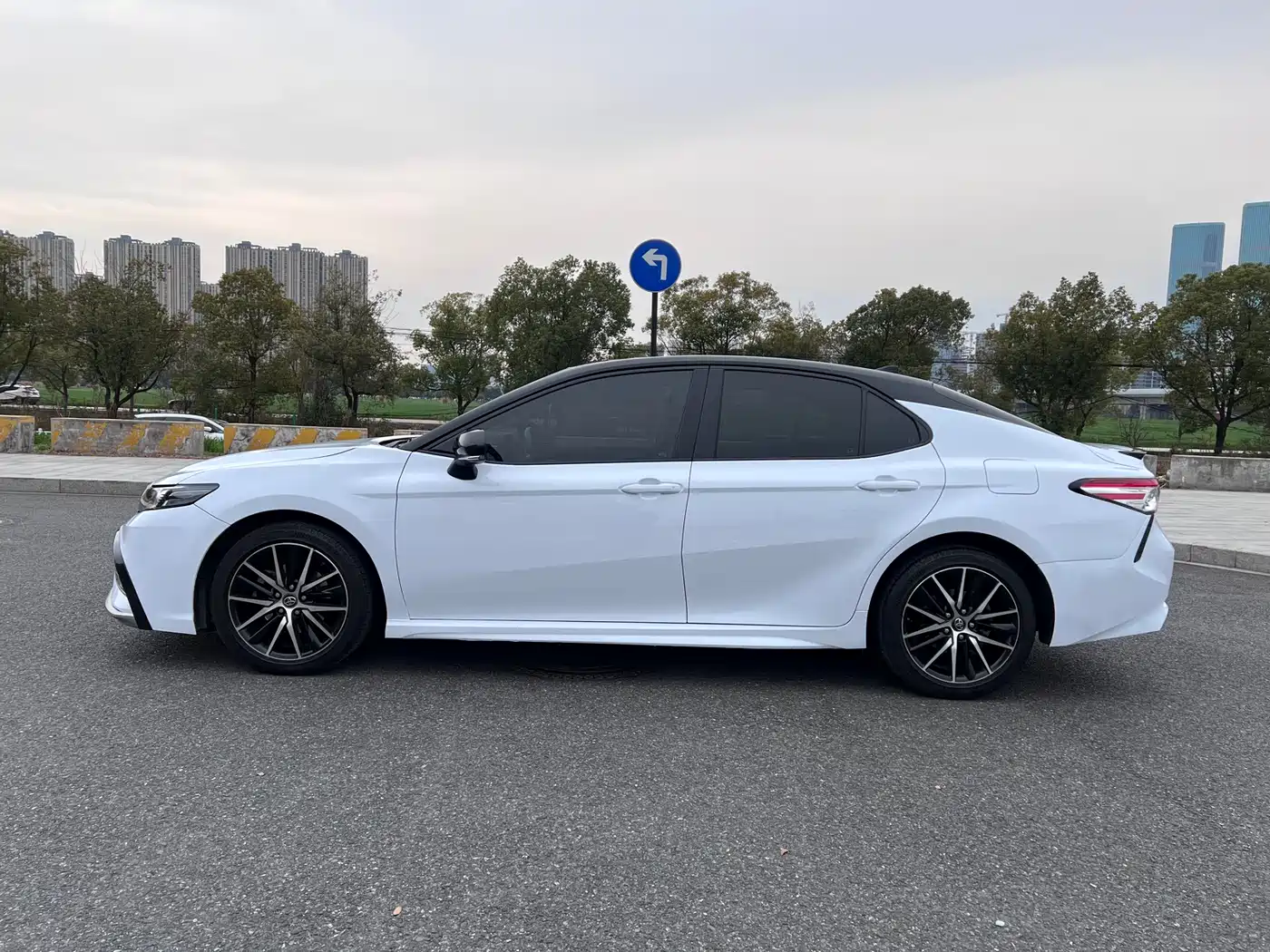 Toyota Camry 2021 2.5S Feng Shang Edition фото 4