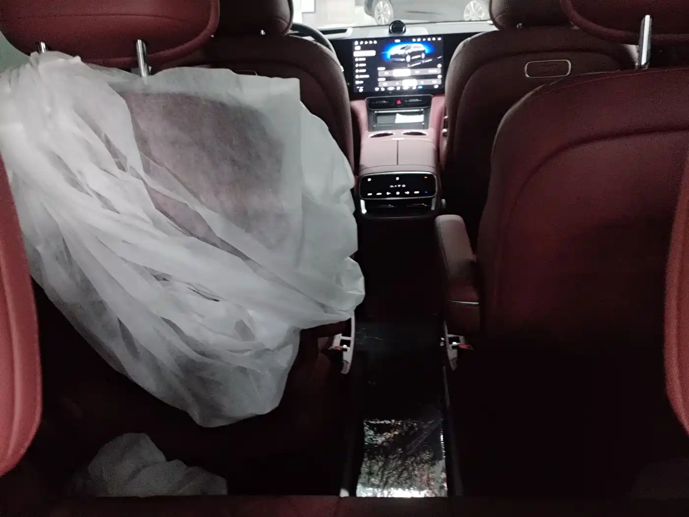 AITO Wenjie AITO M8 2025 Model Extended Range Max+ Edition 53.4kWh 6-Seater фото 5