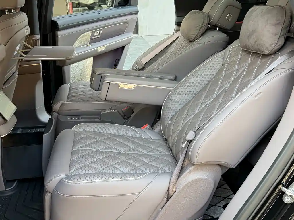 NIO ES8 2026 2025 Model 6-Seat Executive Luxury Edition