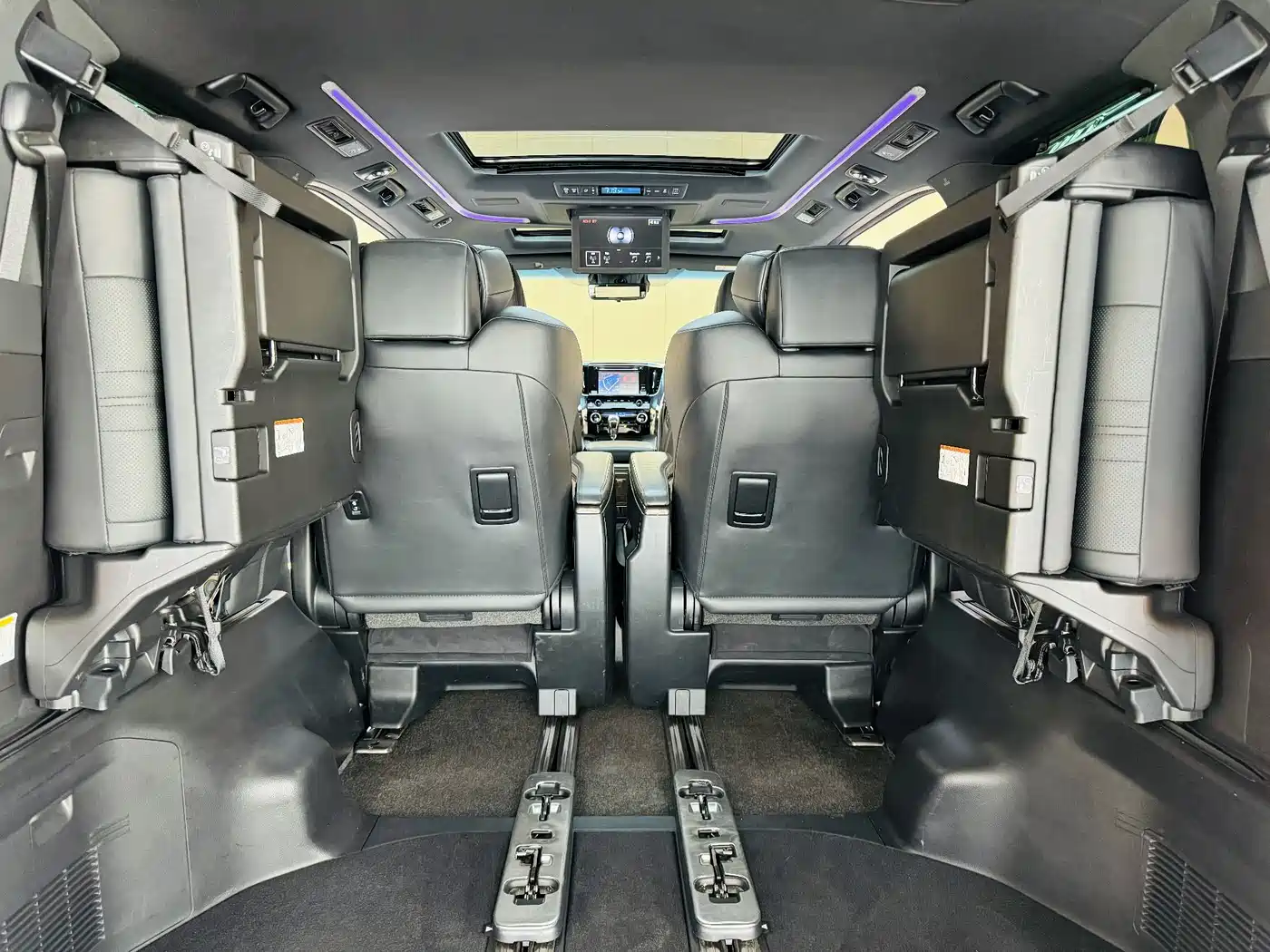 Toyota Alphard 2019 Hybrid 2.5L Premium Edition фото 11