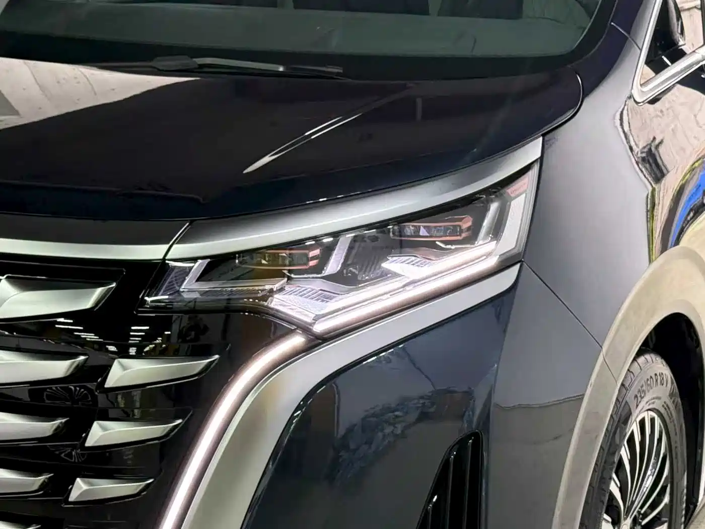Denza D9 2022 DM-i 970 AWD Flagship фото 19