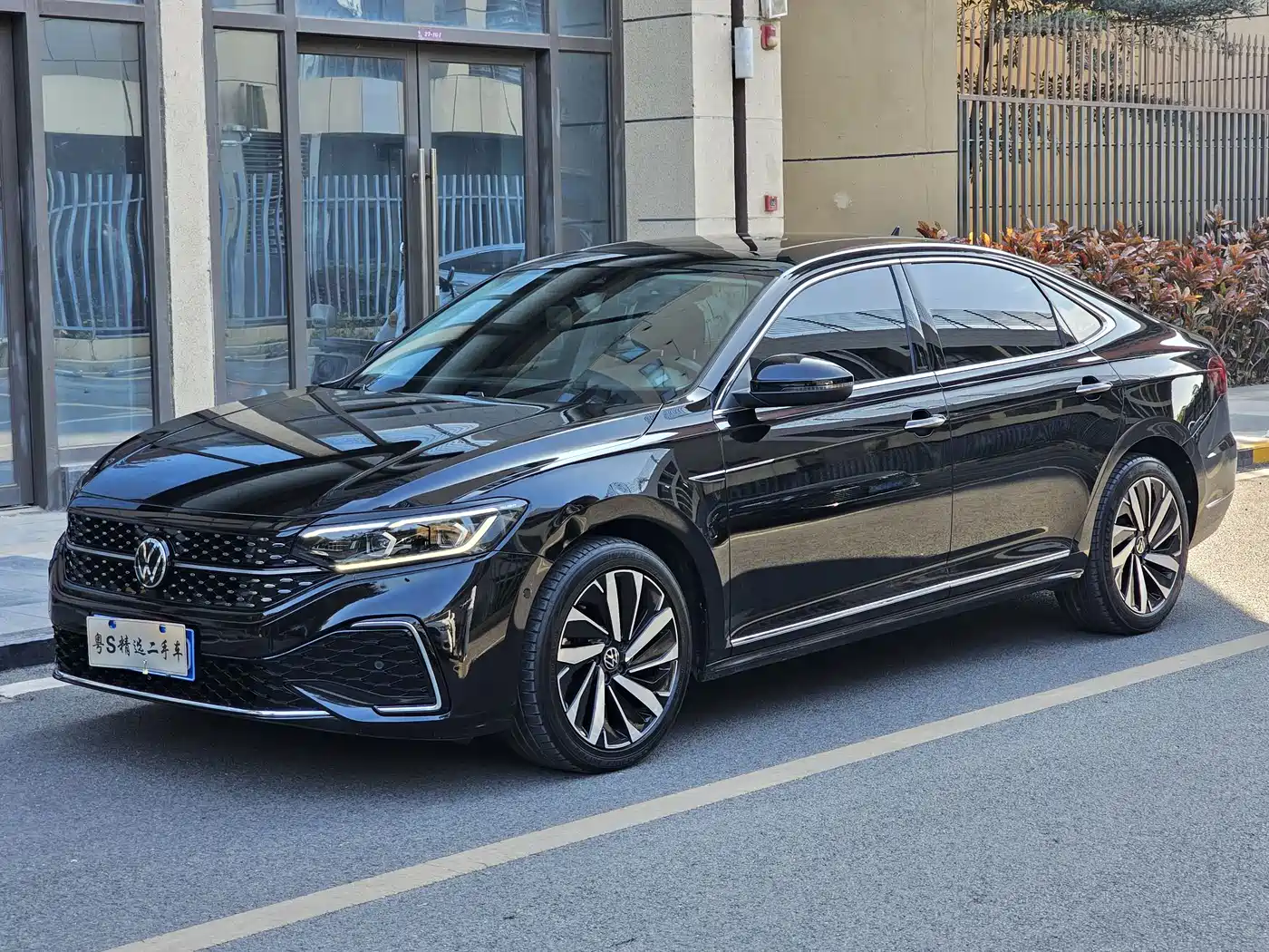 Volkswagen Passat 2022 330TSI Starlight Luxury Edition
