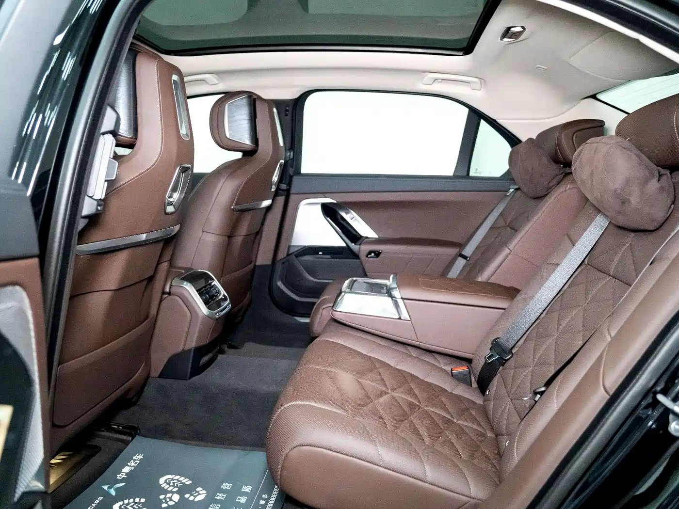 BMW 7 Series 2023 Model 740Li Leading Luxury Package фото 6
