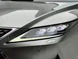 Фото 17 - Lexus RX