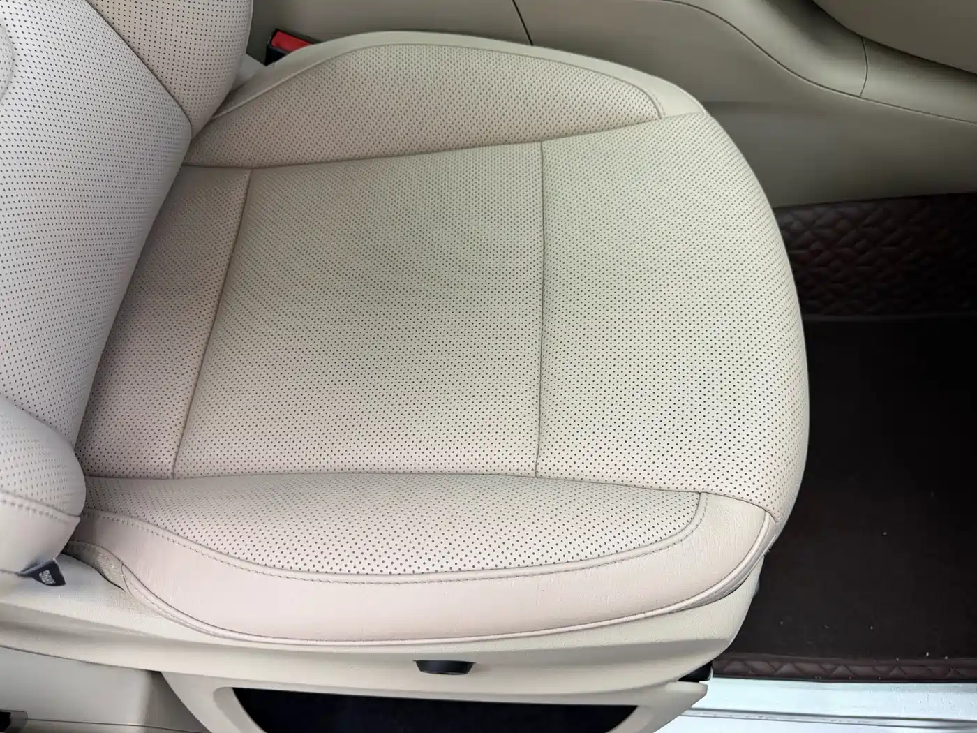 Mercedes-Benz V-Class 2017 Model V 260 Premium Edition фото 50