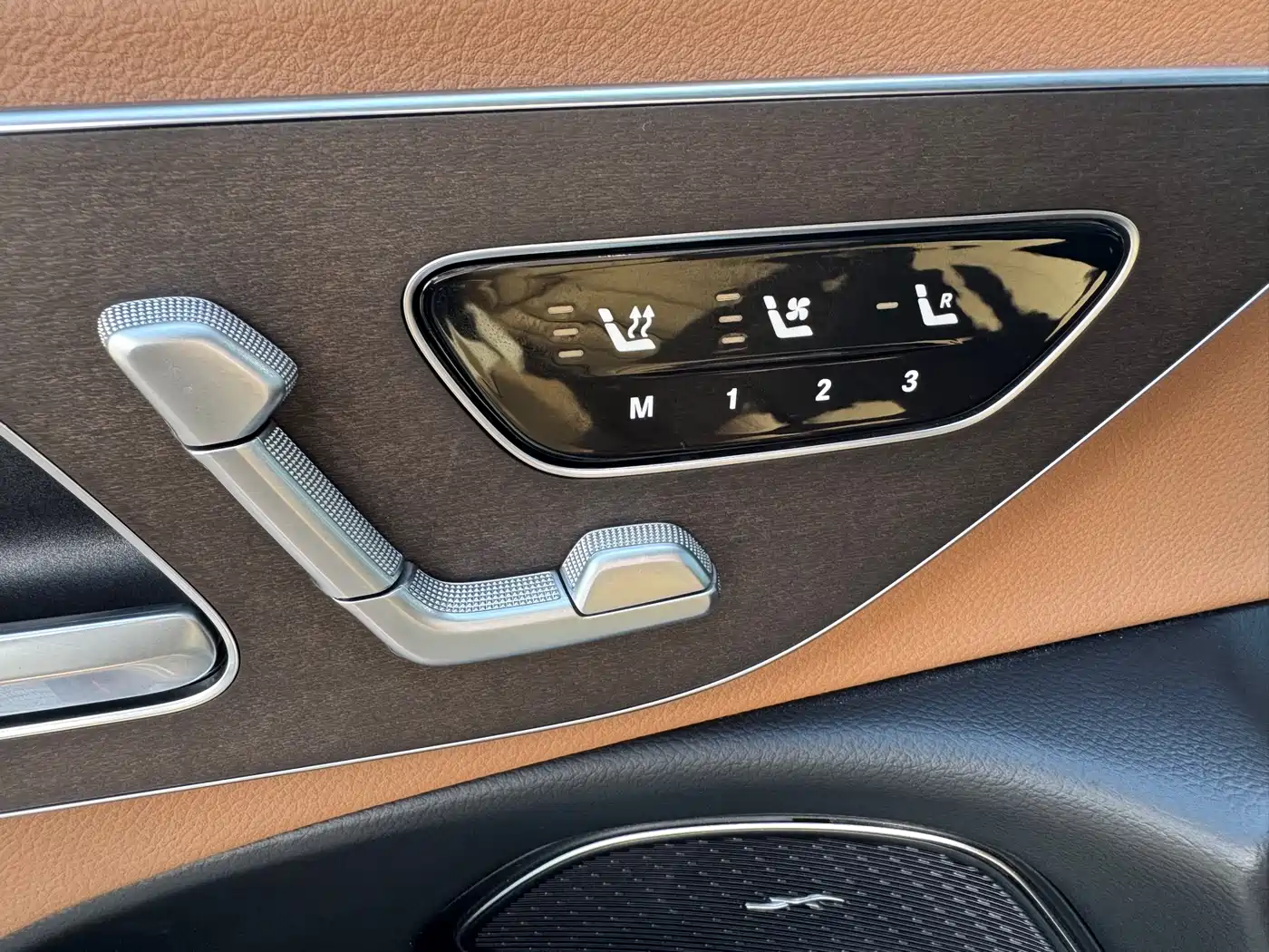 Mercedes-Benz E-Class 2025 E 300 L Fashion фото 12