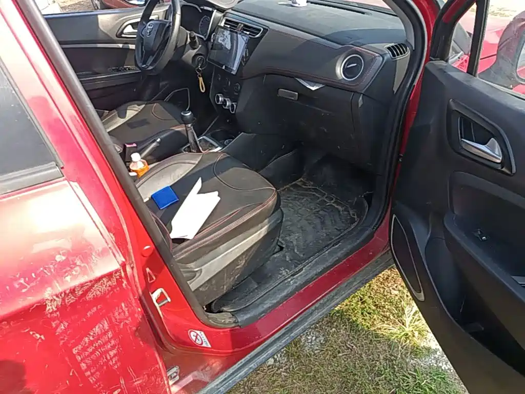 Zhonghua V3 2017 2015 1.5L Manual Comfort Model