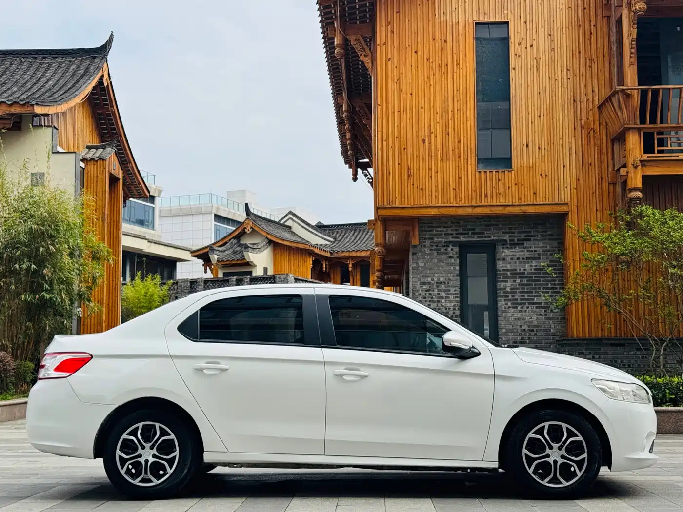 Peugeot 301 2016 1.6L Auto Comfort Edition фото 5