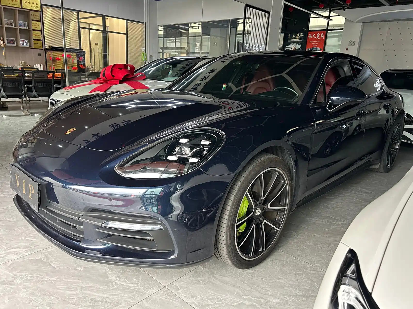 Фото 1 - Porsche Panamera