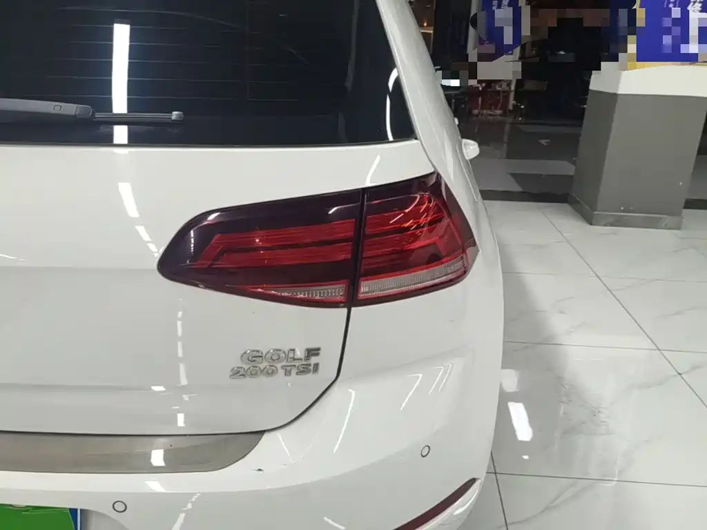 Фото 8 - Volkswagen Golf