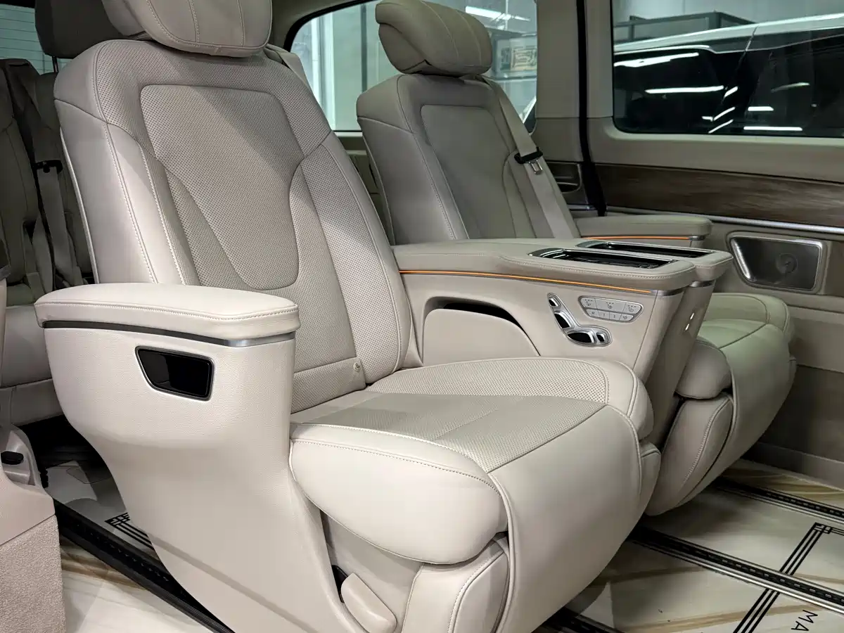 Mercedes-Benz V-Class 2022 V 260 L Long Wheelbase Luxury Edition фото 13