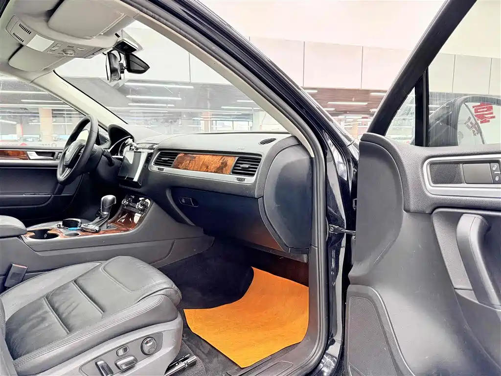 Volkswagen Touareg 2011 3.0TDI Diesel Standard фото 13