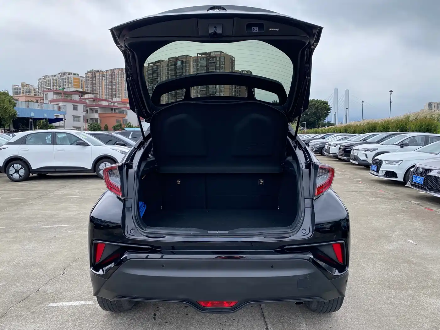 Toyota C-HR 2018 Model 2.0L Luxury Sunroof Version China V фото 16