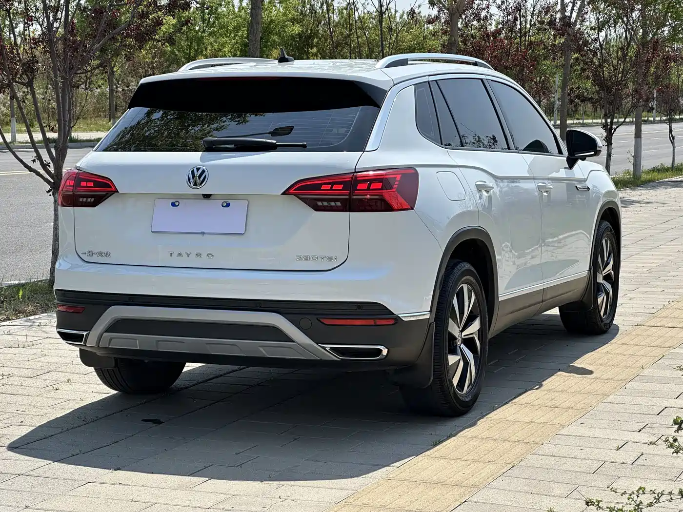 Volkswagen Tayron 2022 280TSI 2WD Luxury Smart Connect Edition фото 7