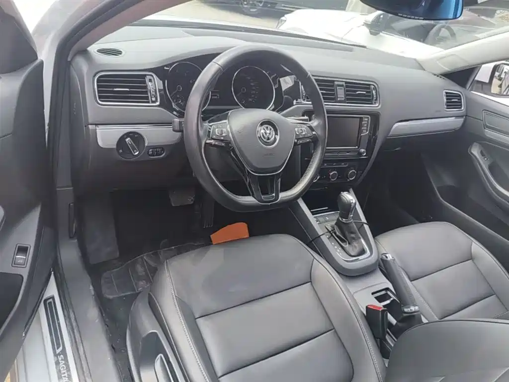 Volkswagen Sagitar 2018 280TSI DSG Spark Edition фото 10