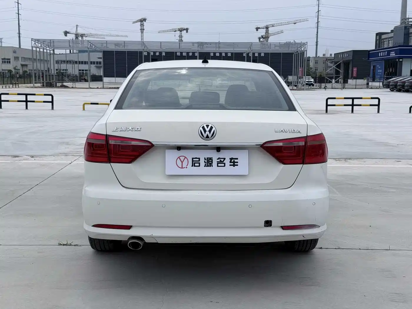 Volkswagen Lavida 2013 Facelift Classic 1.6L Manual Comfort фото 17