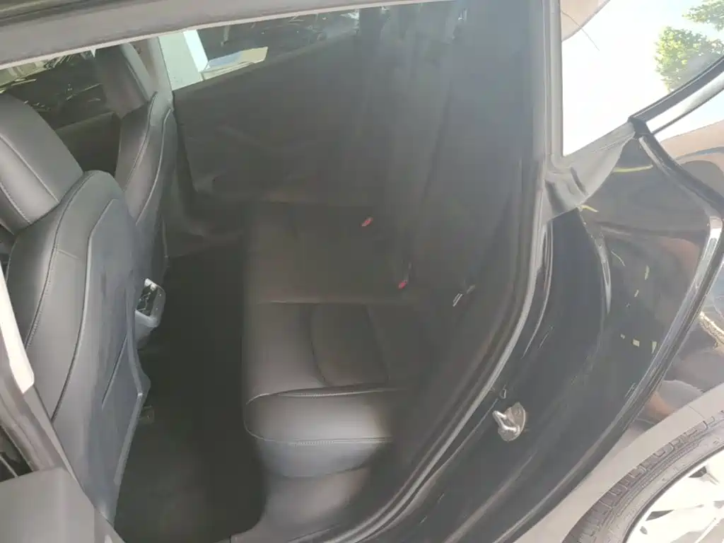Фото 17 - Tesla Model 3