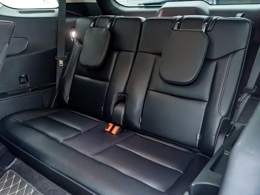 Photo 27 - Ford Explorer