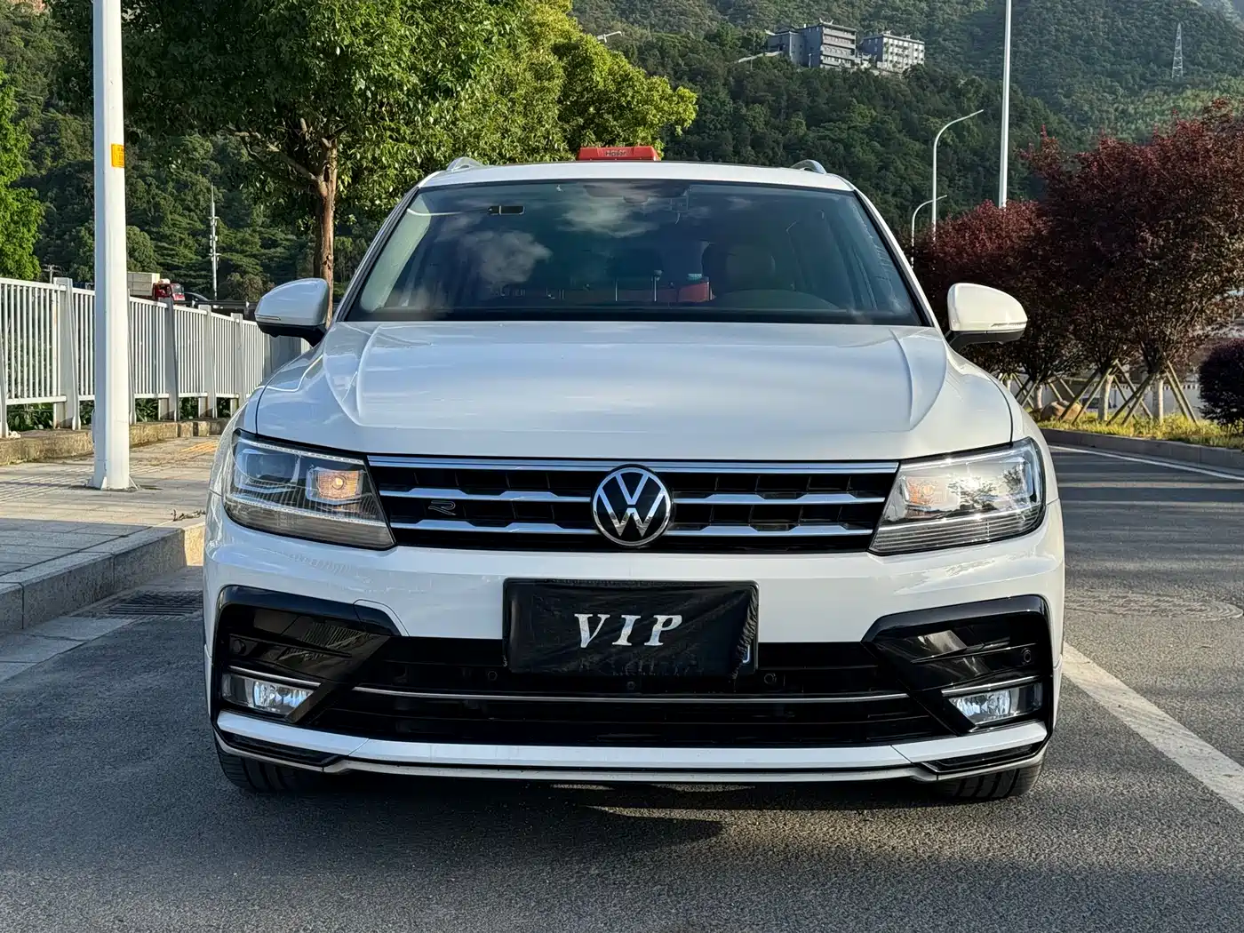 Volkswagen Tiguan L 2021 330TSI Automatic 2WD R-Line Premium фото 2