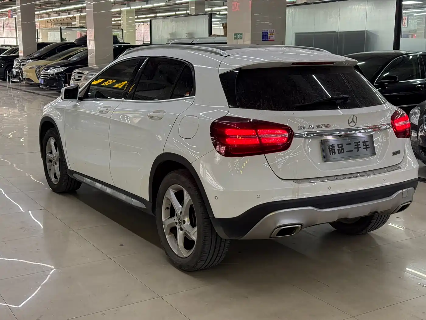 Mercedes-Benz GLA 2018 GLA 200 Dynamic фото 4