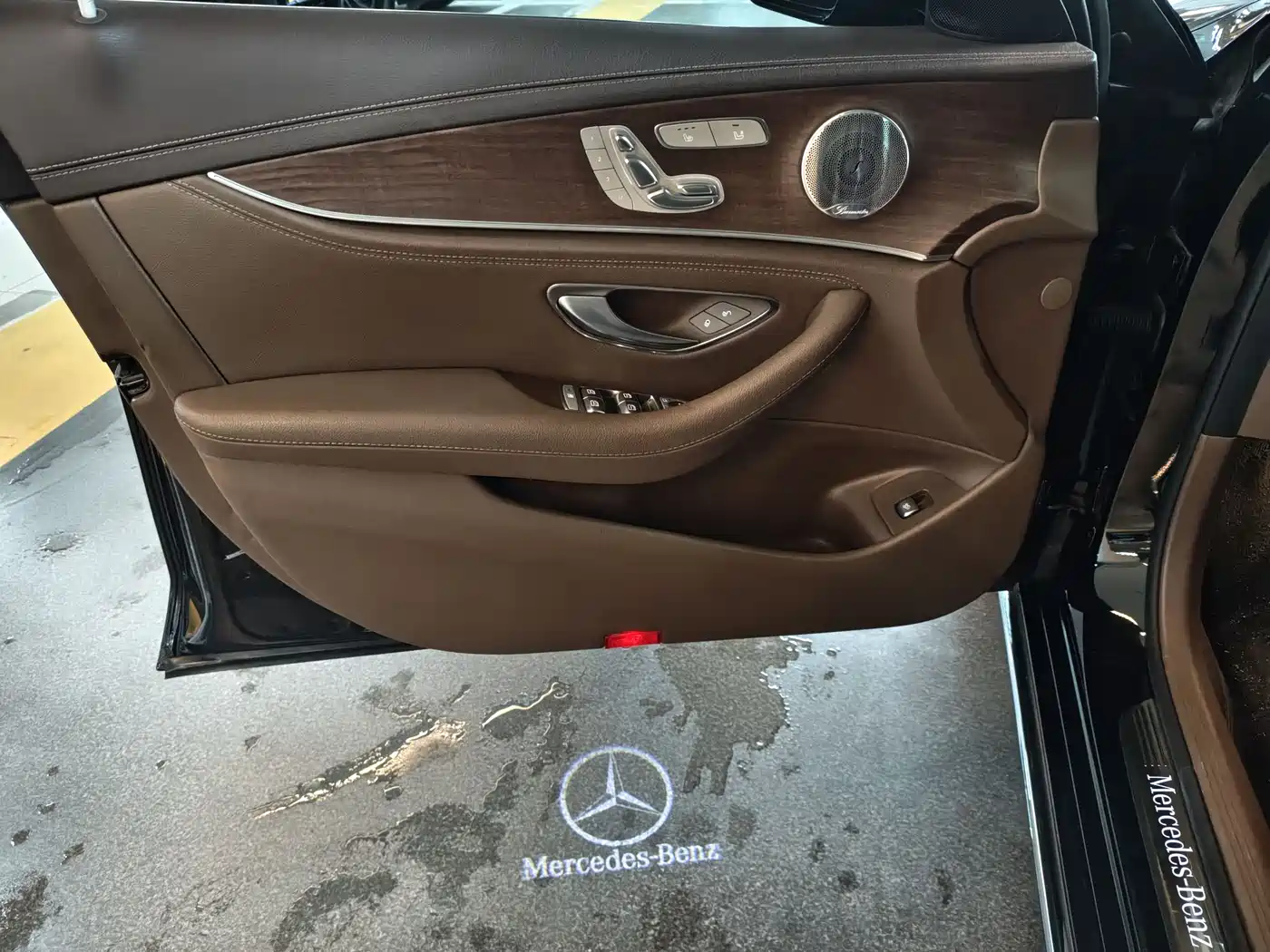 Mercedes-Benz E-Class 2020 E 300 L Luxury Model фото 10