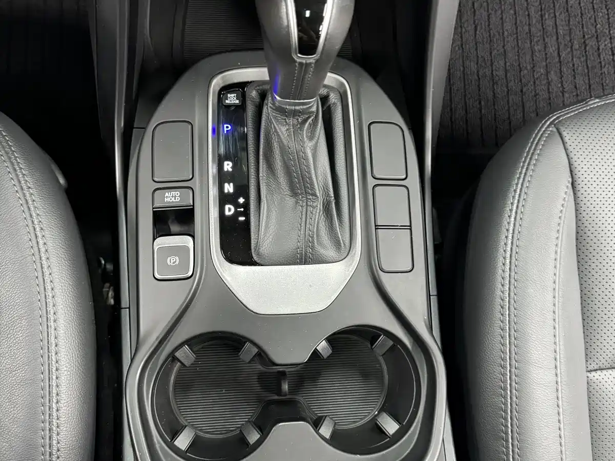 Photo 14 - Hyundai Santa Fe