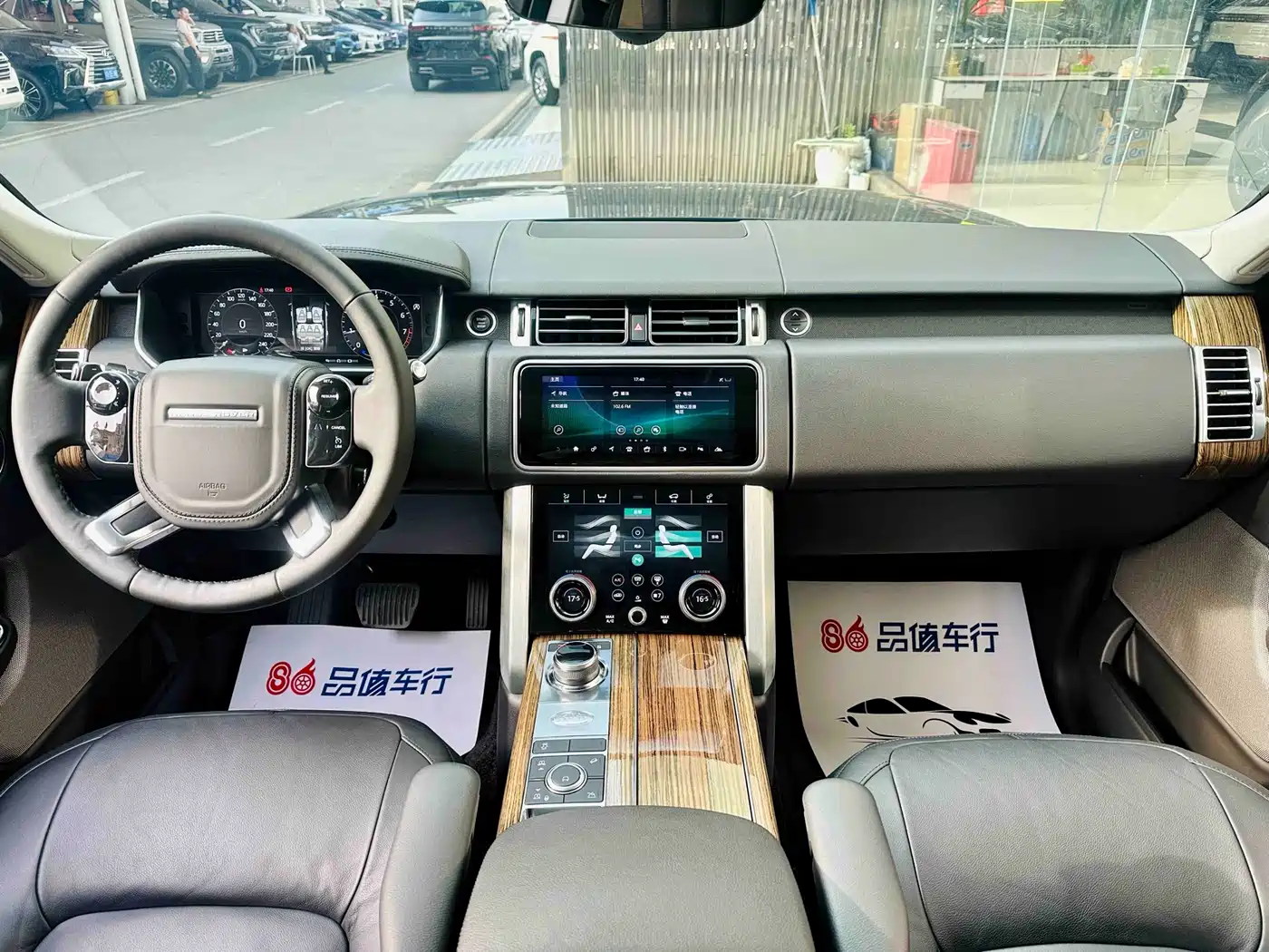 Land Rover Range Rover 2018 3.0 SC V6 Golden Age Edition фото 7