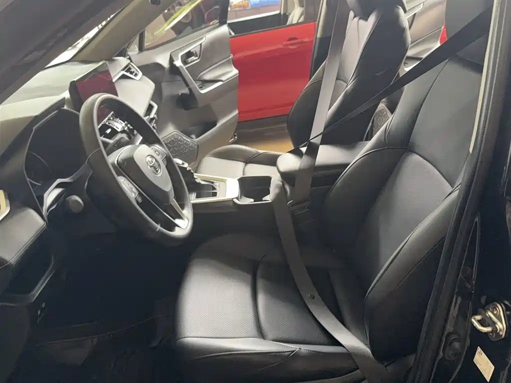 Toyota Wildlander 2024 2.0L CVT FWD Leading Edition фото 11