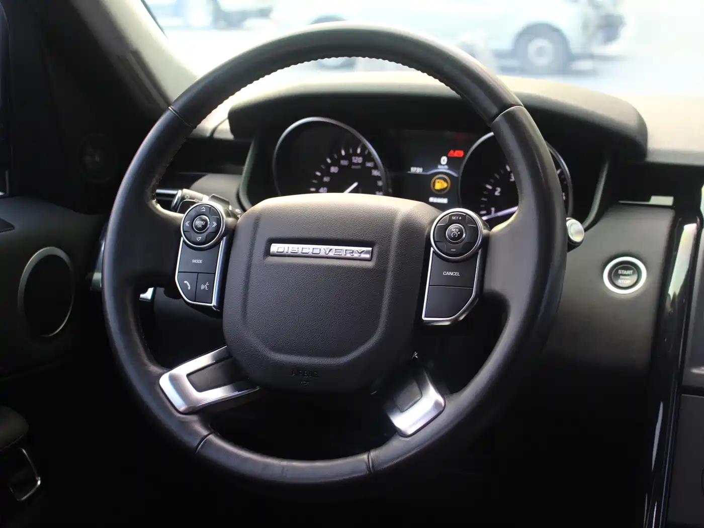 Land Rover Discovery 2018 3.0 SC V6 SE фото 10