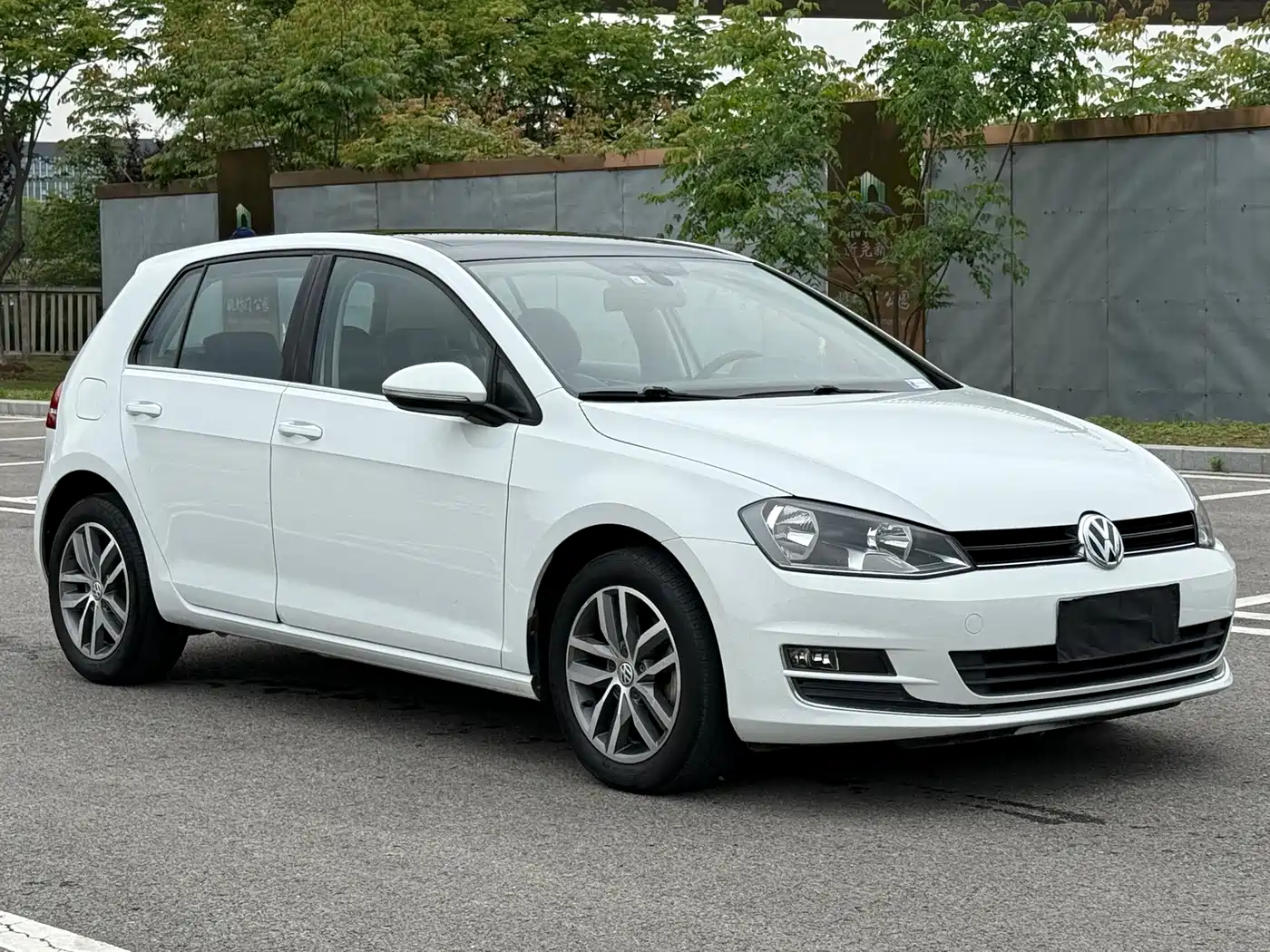 Volkswagen Golf 2016 230TSI Automatic Luxury фото 2
