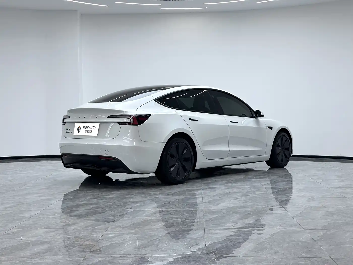 Tesla Model 3 2026 2025 Model Year Facelift Rear-Wheel Drive