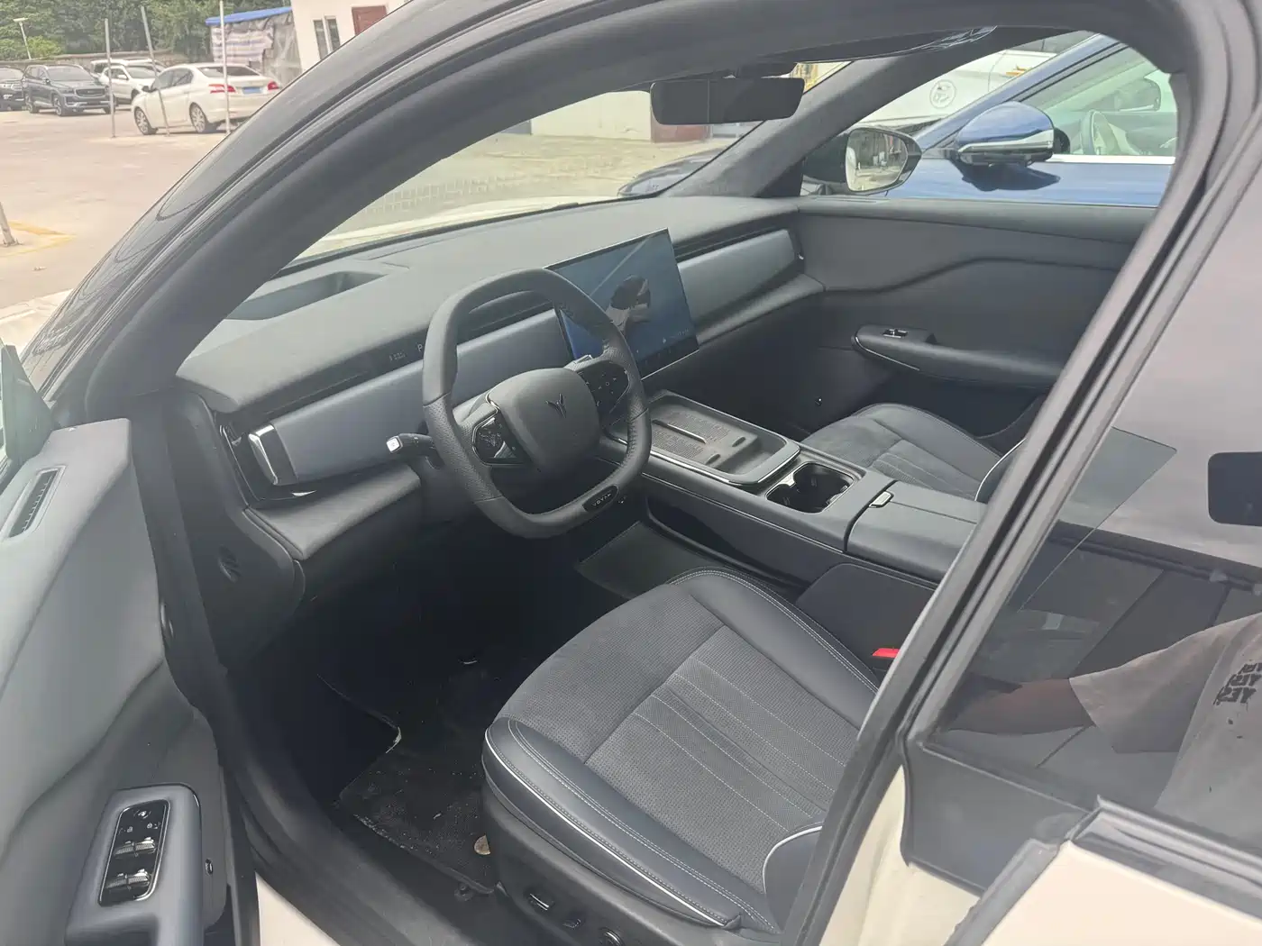 Voyah Auto Voyah Zhiyin 2024 Long Range Super Charging Edition фото 4