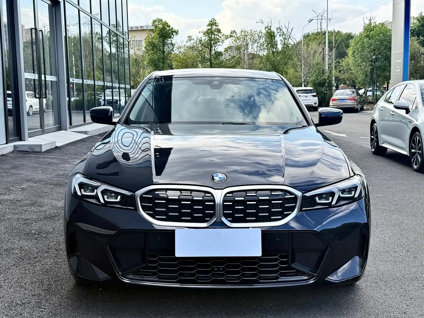 BMW 3 Series 2023 325Li M Sport Package фото 2