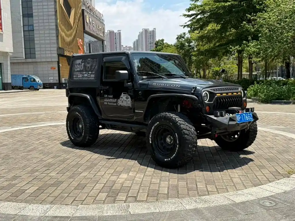 Фото 8 - Jeep Wrangler