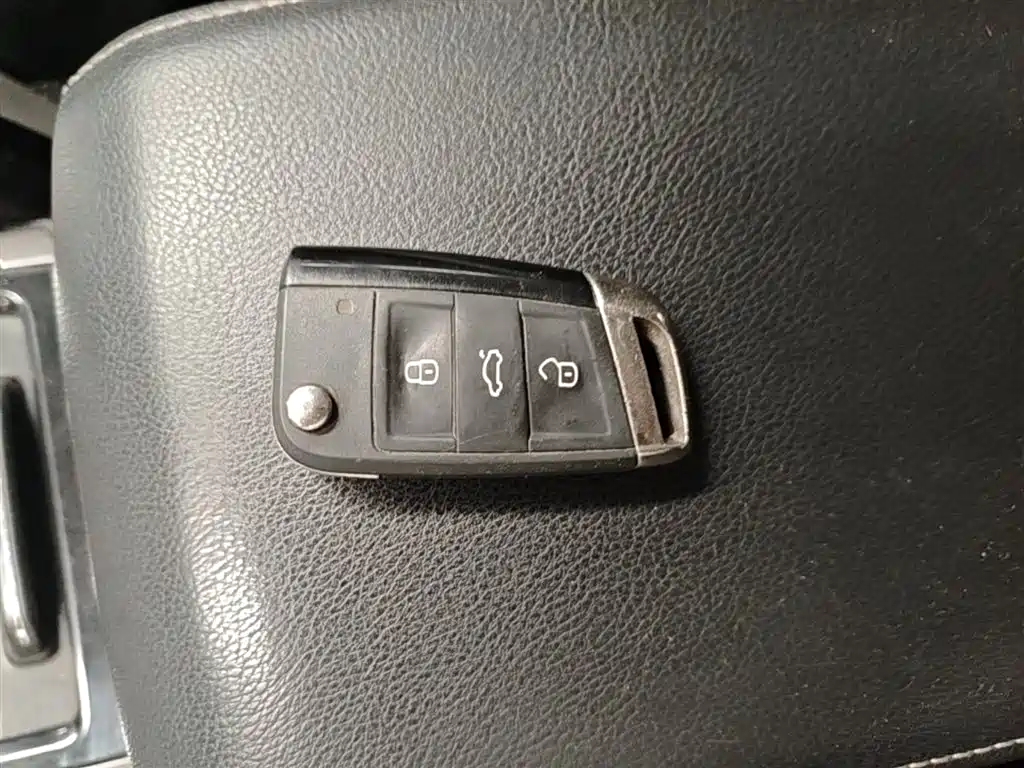 Volkswagen Passat 2017 330TSI DSG Prestige фото 9
